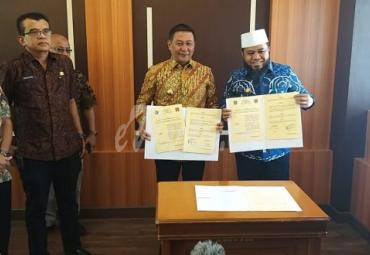 Pemerintah Kota (Pemkot) Bengkulu melakukan penandatanganan perjanjian kerjasama atau Memorandum of Understanding (MoU) dengan Pemerintah Kota Bukittinggi pada Kamis, (24/10/2019).