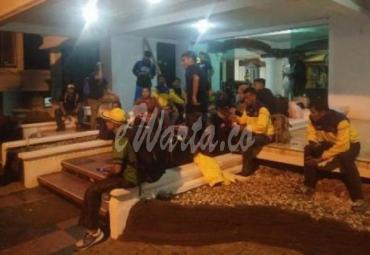 Terlihat atlet kontingen Riau kecewa dengan kinerja Panitia Porwil Sumatera X, Bengkulu