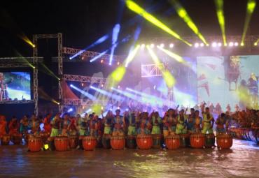 Pertunjukan musik Doll dalam pembukaan Porwil Sumatera X tahun 2019