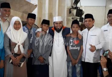 Pemerintah melalui Walikota Bengkulu mewajibkan Pejabat di Kota Bengkulu menjadi orang tua asuh anak yatim.