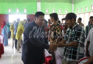 Kadatangan Bupati disambut antusias warga setempat