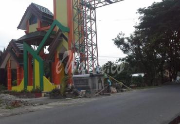 Pembangunan Gapura batas Kabupaten terus dikebut