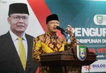 Gubernur Bengkulu Rohidin Mersyah resmi membuka Pelatihan Indonesia Veterinary Leadership (IVL) Pengurus Besar Perhimpunan Dokter Hewan Indonesia (PB PDHI), di Gedung Daerah Balai Raya Semarak Bengkulu, Jum'at (29/11) malam.