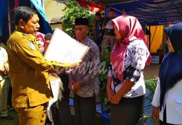 PenyerahanPenerimaan Tambahan Penghasilan dan Jasa kelompok II dan III Berdasarkan Tempat Bertugas Dalam Wilayah Kabupaten Bengkulu Utara Smester II tahun Anggaran 2019.