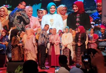 Penyerahan penghargaan tersebut, diserahkan langsung oleh Menteri Kelautan dan Perikanan RI Edy Prabowo.