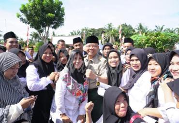 Gubernur Bengkulu (Dr. H. Rohidin Mersyah) 