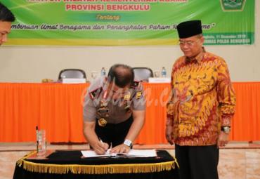 Penandatanganan MoU pencegahan radikalisme.