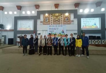 Faculty Fair. Kegiatan ini dimaksudkan untuk mengenalkan kampus dari mahasiswa - mahasiswi UGM yang berasal dari provinsi Bengkulu kepada beberapa siswa-siswi yang ada di provinsi Bengkulu, 18/01.