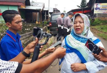 Kepala Dinas PUPR provinsi Bengkulu, Mulyani saat diwawancarai awak media.