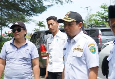 Kedatangan rombongan Wawali dan Plt Kadishub Kota Bengkulu sempat membuat panik juru parkir di kawasan Taman Pasir Putih Pantai Panjang.