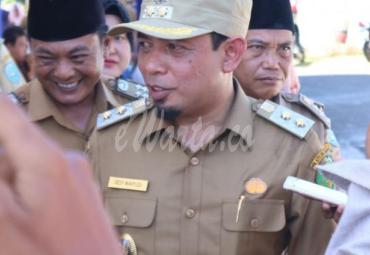 Wakil Walikota Bengkulu Dedy Wahyudi memberikan arahan kepada 256 ketua RT se-Kecamatan Selebar dalam acara pelatihan pemutakhiran data PBB di kantor Camat Selebar, Selasa (11/2/2020).