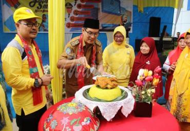 Asisten III Setda Provinsi Bengkulu Gotri Suyanto hadir dan resmikan Pembukaan Kegiatan Gempita SMK N 3 Kota Bengkulu dalam rangka HUT SMK N 3 Kota Bengkulu yang ke 39