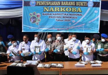 Deklarasi Pemberantasan Narkoba dan Pemusnahan Narkoba.
