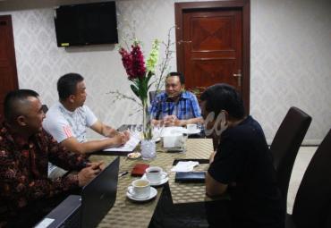 rapat terbatas (ratas) yang dipimpin langsung Sekda Provinsi Bengkulu Hamka Sabri bersama beberapa kepala OPD teknis, di Badan Penghubung Provinsi Bengkulu di Jakarta, Sabtu (14/03) malam.