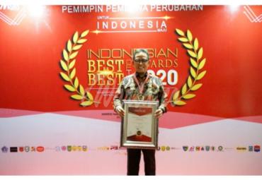 Bupati Kepahiang terima penghargaan Nasional.