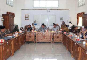 Hearing Komisi 3 Dewan Kepahiang bersama warga Mandi Angin.