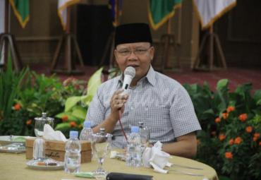 Ngopi Pagi' bersama rektor ini membahas kebijakan yang dapat dilakukan perguruan tinggi terhadap mahasiswa dan calon mahasiswa yang terdampak Covid-19.