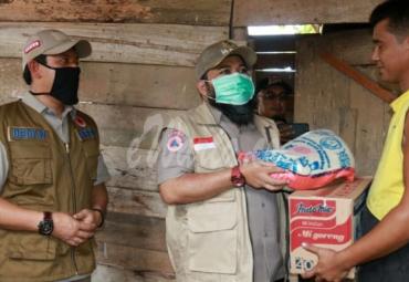 Walikota Bengkulu Helmi Hasan memastikan 100 persen seluruh warga Indonesia di Kota Bengkulu akan mendapatkan sembako.