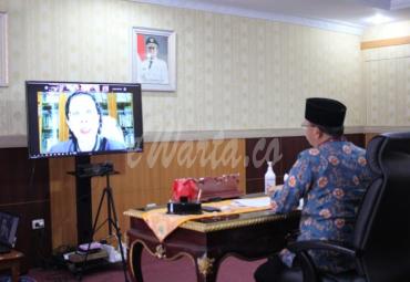 Jangan terlalu lama kita mikir. Karena sudah  ada dasar dan aturan dalam kita menggunakan anggaran refocusing tersebut," tegas Tatri, saat Video Conference bersama Gubernur, bupati dan walikota serta Forkompinda Provinsi Bengkulu, Minggu  (10/5).