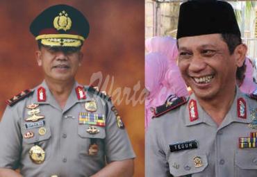 Kapolda lama Irjen Pol Supratman, kiri dan Kapolda yang baru Brigjen Pol Teguh Sarwono, kanan.