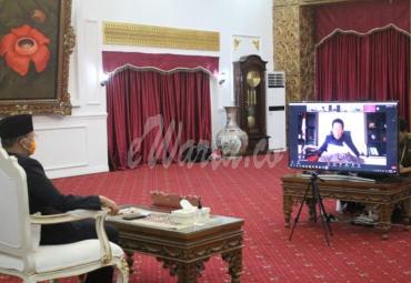 Rapat Paripurna yang dilaksanakan secara Virtual Meeting ini diikuti Gubernur Bengkulu Rohidin Mersyah bersama Sekda Provinsi serta para Asisten, di Gedung Daerah, Senin (18/5).