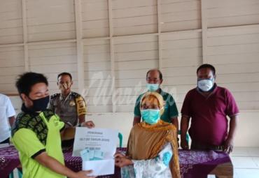Penyerahan Bantua Langsung Tunai di Des Suka Maju, Kabupaten Mukomuko.