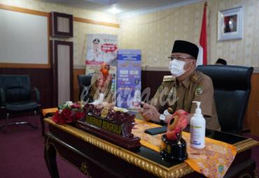 Lebih lanjut, Gubernur Rohidin menjelaskan slogan new normal life perlu dibudayakan di masyarakat, agar beberapa aktivitas di masyarakat kembali dimulai sehingga terus tercipta produktivitas serta perekonomian kembali berjalan normal.