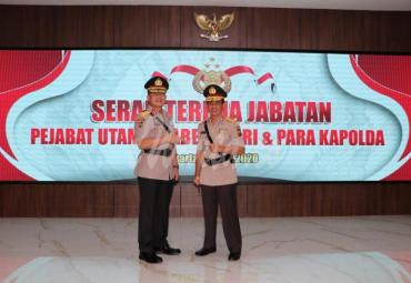 Serah Terima Jabatan (sertijab) Pejabat Utama Mabes Polri dan Para Kapolda pagi tadi Jumat (08/05) di Aula Rupatama Mabes Polri Jalan Trunojoyo Jakarta Selatan.