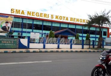 Salah satu sekolah negeri favorit di kota Bengkulu.