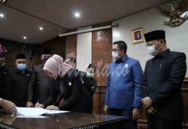 Penandatanganan keputusan bersama