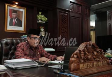Menag Fachrul Razi  saat berbincang dengan Duta Besar Republik Yaman Abdulghani Nassr Ali Al-Shamiri untuk Indonesia melalui sambungan video conference