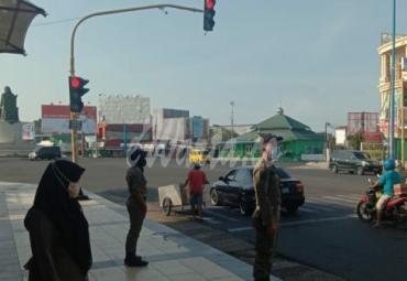 Satpol PP Turunkan Personil Disejumlah Traffic Light