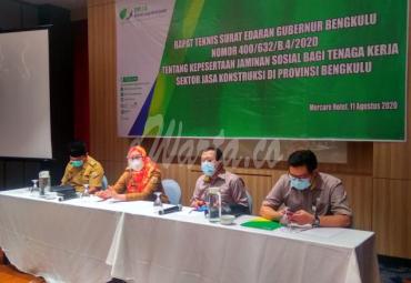 Yuliswani saat rapat teknis bersama BPJS Keternagakerjaan