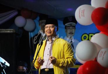 Gubernur Rohidin usai menutup resmi Open Turnamen Bola Voli Karang Taruna Benteng Cup #1 Tahun 2020