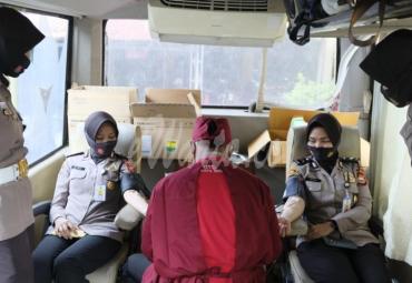 Polwan Polda Bengkulu Gelar Donor Darah