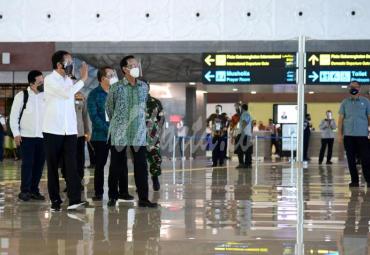 Presiden Joko Widodo meresmikan Bandara Internasional Yogyakarta