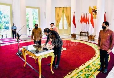 Presiden Joko Widodo saat meresmikan Gedung Sekolah Vokasi Universitas Diponegoro (Undip) dari Istana Kepresidenan Bogor, Jawa Barat, Rabu (26/08/2020).
