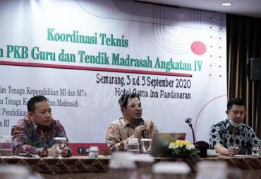 Evaluasi Pelaksanaan Program Profesi Guru dan Tenaga Pendidikan di Hotel Aston, Semarang, Kamis (03/09)