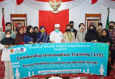 Walikota membuka langsung pelatihan pemandu dan mu’allim