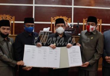 Raperda Anggaran Pendapatan dan Belanja Daerah Perubahan (APBD-P) Tahun Anggaran (TA) 2020, Senin (28/9/2020) di ruang rapat Ratu Agung, Kantor DPRD Kota Bengkulu.