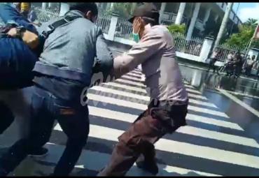 Ricuh Demo Hari Tani
