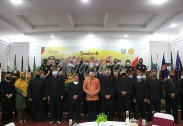 Gubernur Rohidin saat Pelantikan dan Pengukuhan Pengurus Paguyuban Lembur Kuring (PLK) Provinsi Bengkulu Periode 2019-2024 dan Pengurus Riungan Mahasiswa Mahasiswi dan Pemuda Sunda (RUMASA) Provinsi Bengkulu Masa Bhakti 2019-2024, bertempat di Gedung Daerah Balai Raya Semarak pada Kamis malam (3/9).