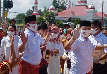 Erwin- Yayan mendaftar di KPU Seluma