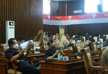 Wakil Gubernur Bengkulu Dedy Ermansyah sampaikan nota pengantar rancangan peraturan daerah tentang APBD Perubahan tahun anggaran 2020 di depan 27 Anggota DPRD Provinsi Bengkulu.