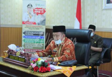 Sekretaris Daerah Provinsi Bengkulu Hamka Sabri saat melakukan Rapat Koordinasi Terkait Realisasi Transfer Dana Hibah kepada KPU dan Bawaslu serta Pengamanan bersama Ditjen Bina Keuda Kemendagri, Kamis (17/9).