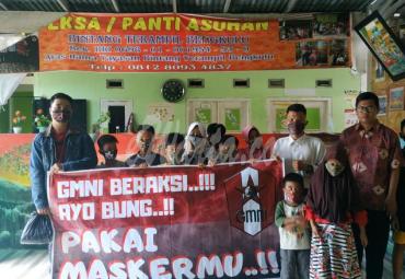 pembagian masker kain gratis di Panti Asuhan Bintang Terampil Bengkulu, Jumat (25/9/2020)