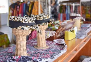 Produk usaha kreatif dalam negeri