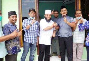 Masyarakat Mukomuko bersama Helmi-Muslihan