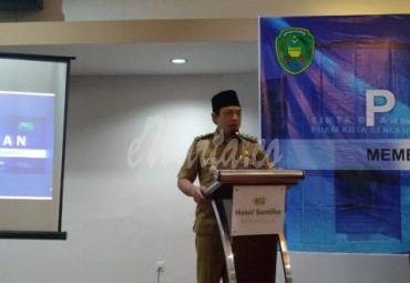 Plt Walikota Bengkulu Dedy Wahyudi saat membuka Pelatihan Mitra Quantum Global (MQG) oleh PDAM Tirta Dharma Kota Bengkulu, Senin (19/10/2020).