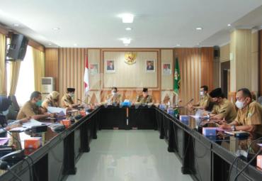 Rapat Persiapan dan Pembentukan Panitia Penyelenggara Peringatan HUT ke-52 Provinsi Bengkulu, Selasa (20/10).